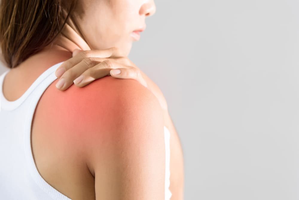 dolor de hombro chica dolor de hombro chica